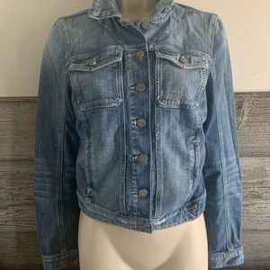 Guess jean jacket in Sz XS